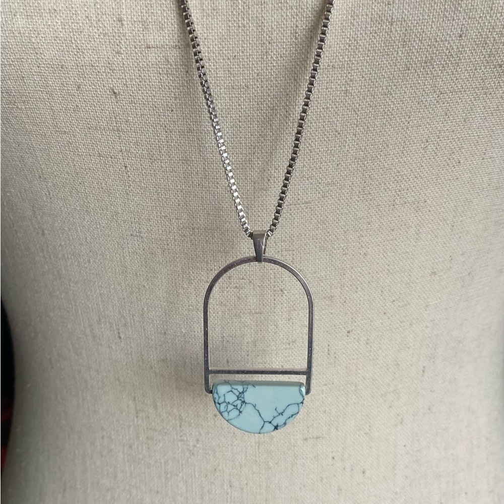 NWT-UNIVERSAL THREAD-LONG SILVER TONE NECKLACE